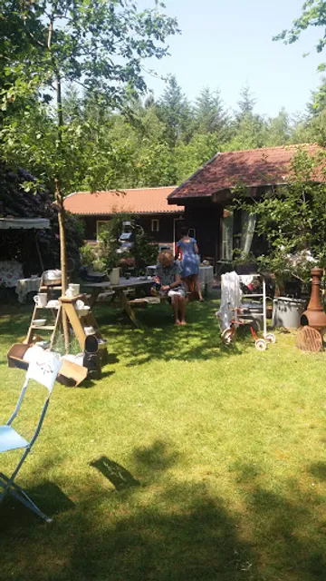 Onder de Appelboom Brocante en Theetuin