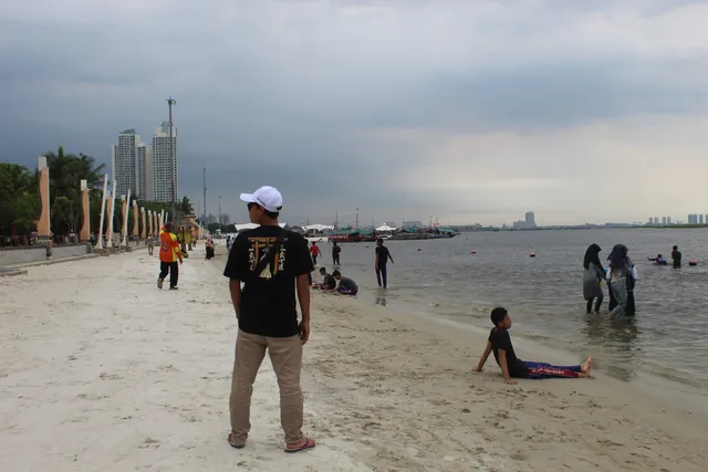 Pantai Carnaval Ancol