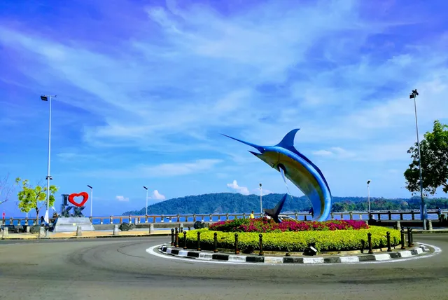 Marlin Statue