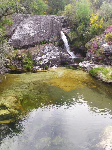 Acceso a fervenza de Tourón