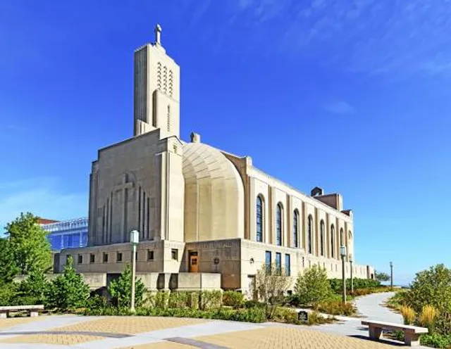 Madonna della Strada Chapel, Loyola University