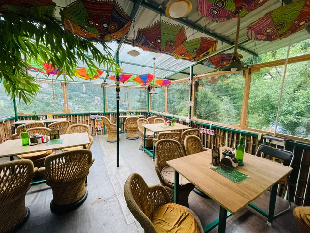 Khanabadosh Cafe - CoWork, Food & Cinema