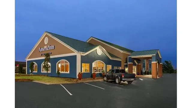AmericInn by Wyndham Grinnell
