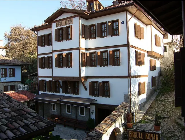 Ebrulu Konak