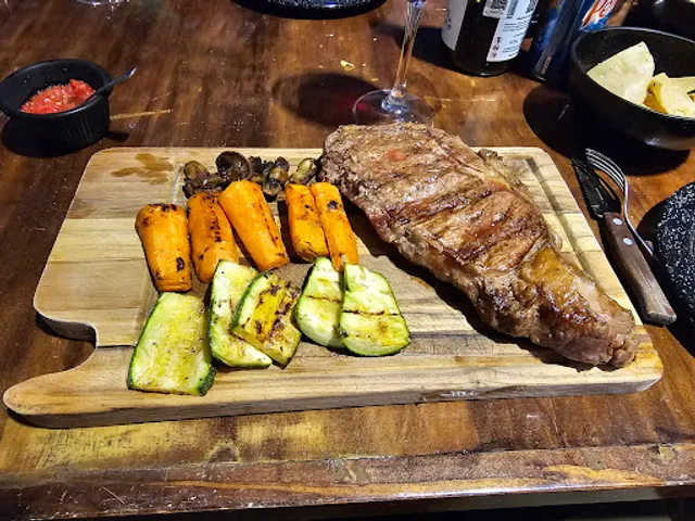 Bife's Central Cortes y Vino