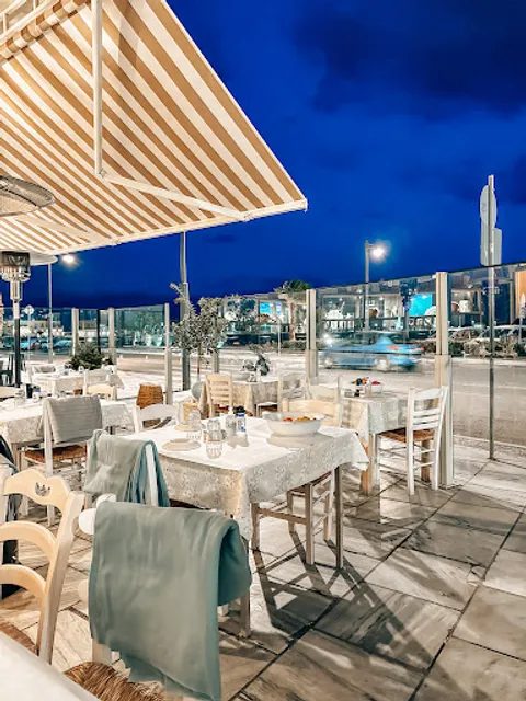 To Tsipouradiko tis Mirsinis