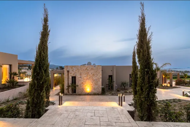 Maravilla Luxury Living