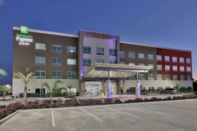 Holiday Inn Express & Suites Houston East - Beltway 8 by IHG