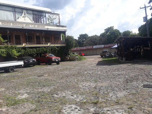 Centro Comercial Vista a los Volcanes