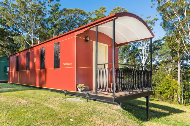 NAMBUCCA VALLEY TRAIN CARRIAGES