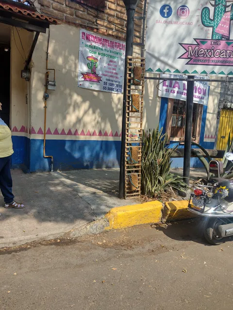 Salon El Mexicano.