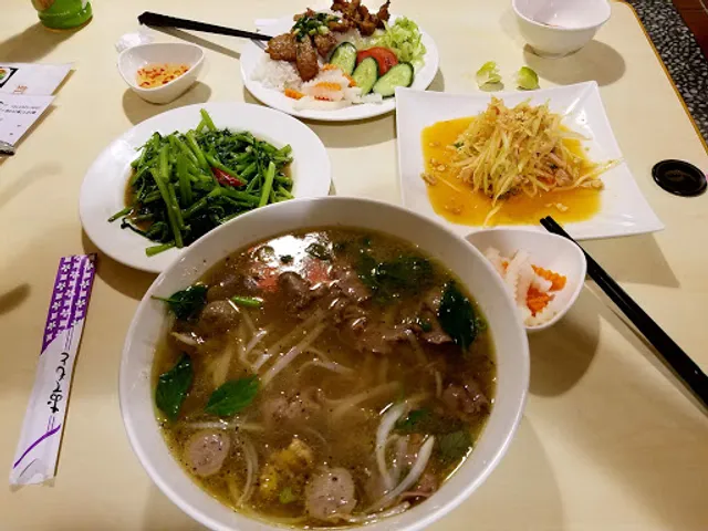 虹越小館越南美食