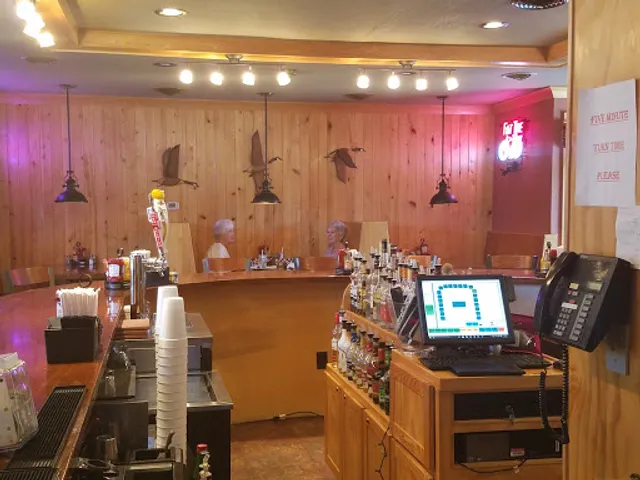 Tuckers Sports Bar & Grille