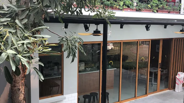 BRUNO Cafe in the Park