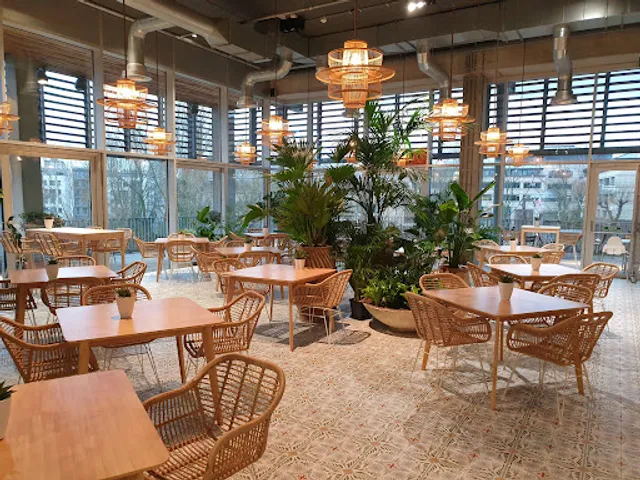 Hanoi Station (Cameleon)