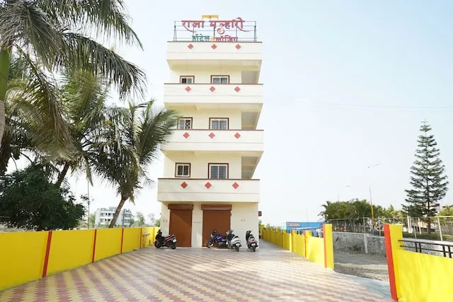 SPOT ON 39729 Hotel Raja Malhari