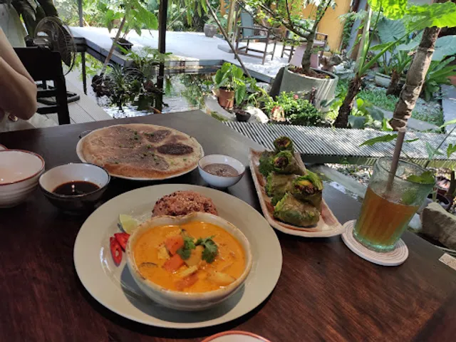 Tropical Cafe & Bistro