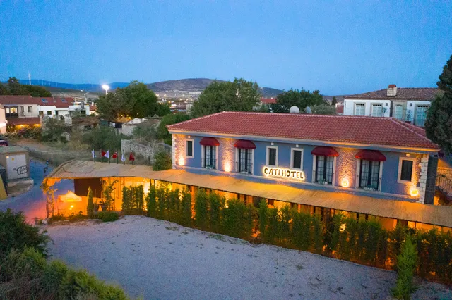 Çatı Hotel