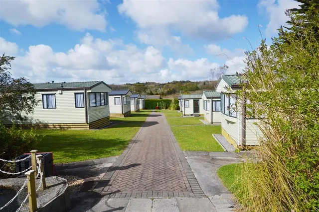 Pinewood B&B and Holiday Park Wisemans Bridge Pembrokeshire