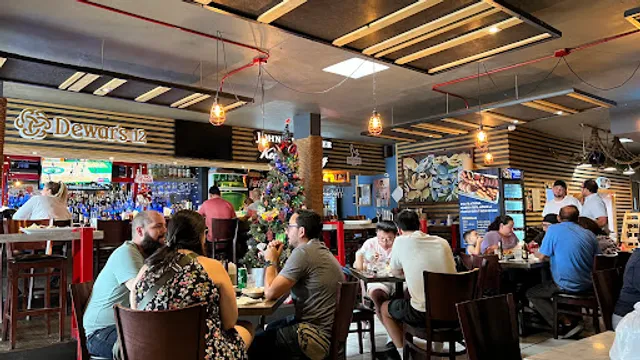 La Cueva del Mar | Calle Loíza