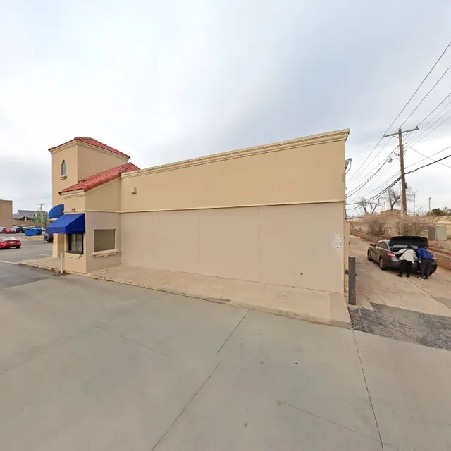 Nichols Hills Shoppes