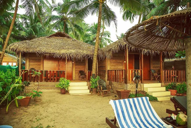 Mariposa Beach Grove