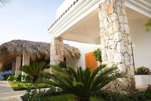 Las Flores Hotel & Wellness Center