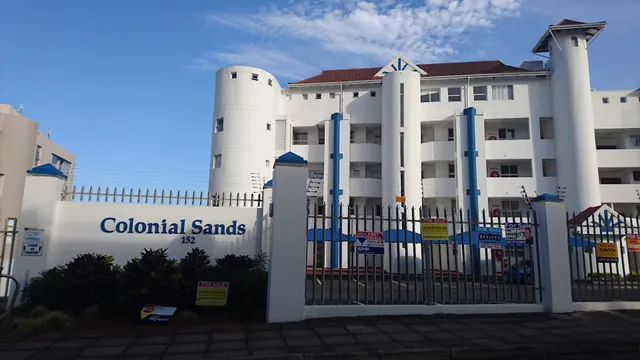 Colonial Sands