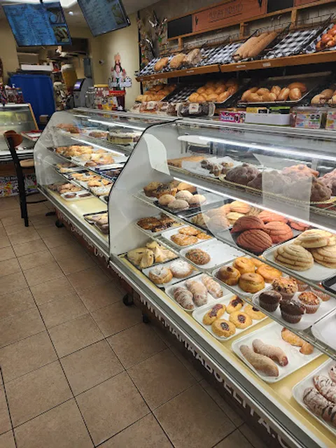 Mamá Abuelita Bakery