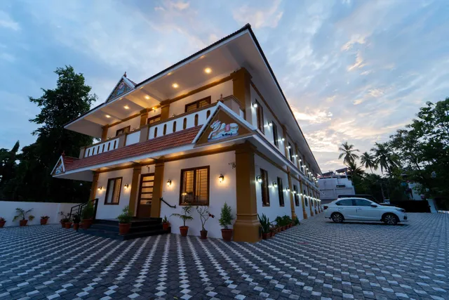 Treebo West Fort Divine