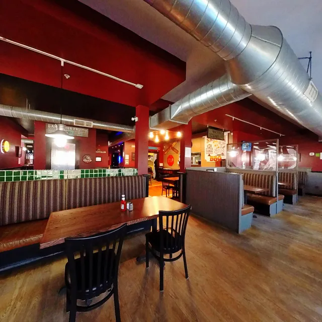 Smokin T's Bar & Grill