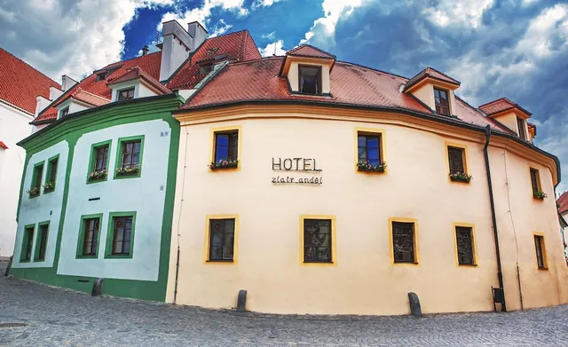 The Golden Angel - Hotel