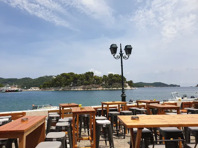 Ginfish Cocktail Bar