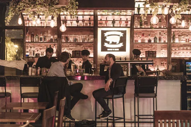 Con Heo Béo - The Fat Pig