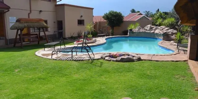 Augusta Villa St Pio Guest House Edenglen