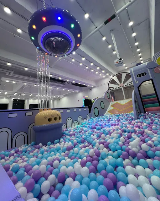 Rainbowegg Playhouse 彩虹蛋兒童遊樂場