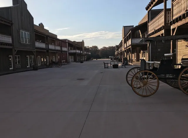 Woodside Old Towne Hotel