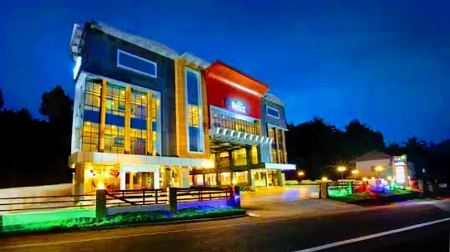 Holiday Hill Hotel and Suites - Kattikulam, Mananthavady