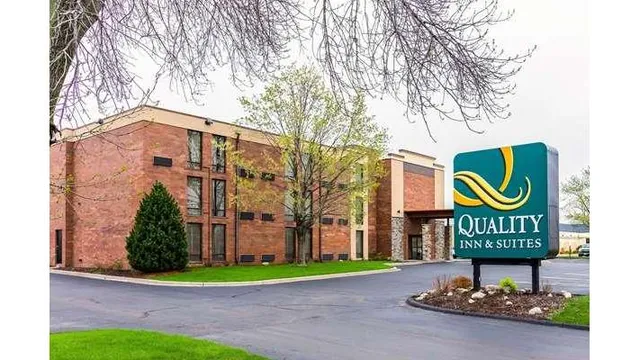 Quality Inn & Suites Arden Hills - Saint Paul North