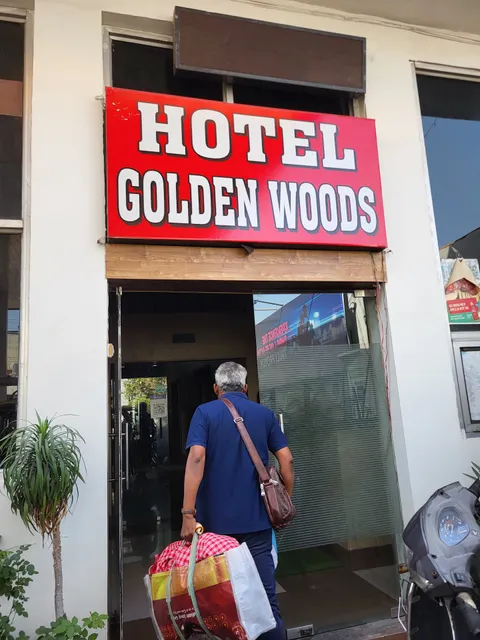 Hotel Golden Woods
