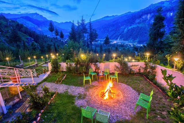 Baan By Snow City Farm