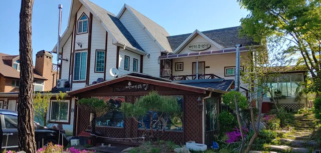 Yangyang Yemoeyson Pada Pension