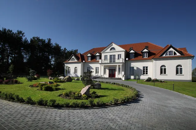 Pałac i Folwark Nemino - hotel i restauracja
