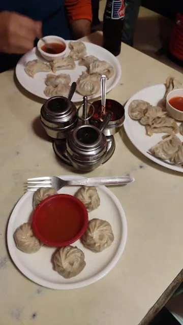 Momo Hut Chinese Restaurant