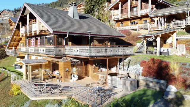 Les Loups : Chalets De Luxe Avec Spa, Proche Tracks Ski À Chatel En Haute-Savoie
