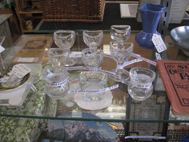 Antiques & Uniques of Fairbury