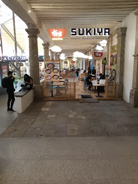 SUKIYA El Rosario, Plaza Town Center