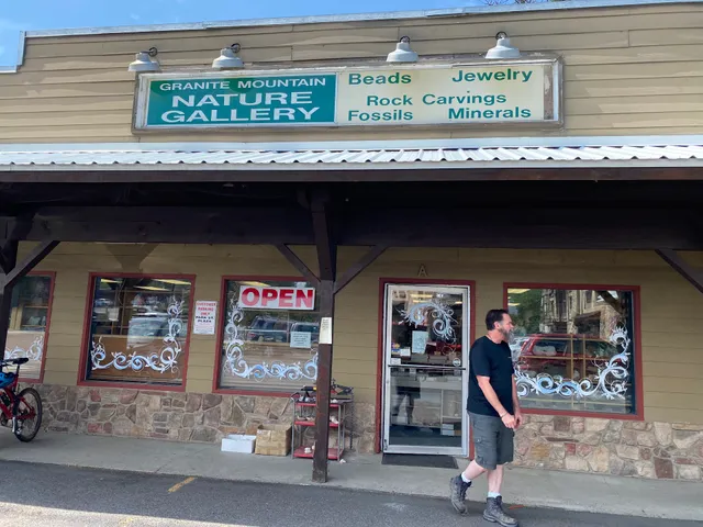 Granite Mountain Nature Gallery