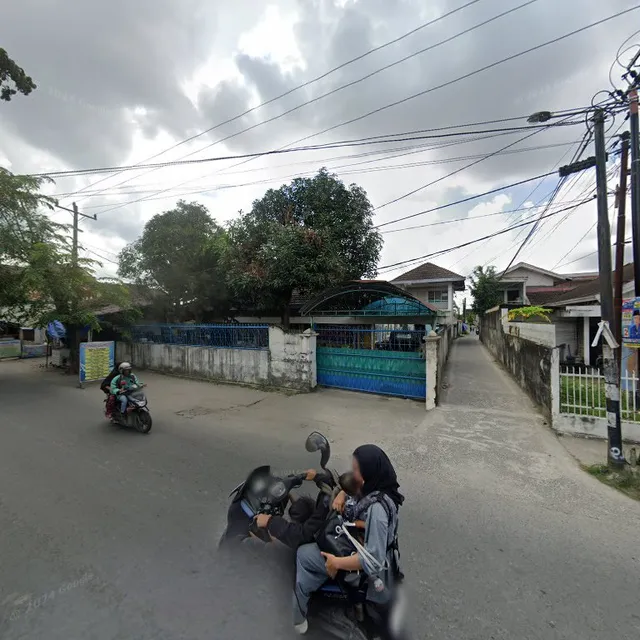 RUMAH MAKAN TIGA SIMPANG