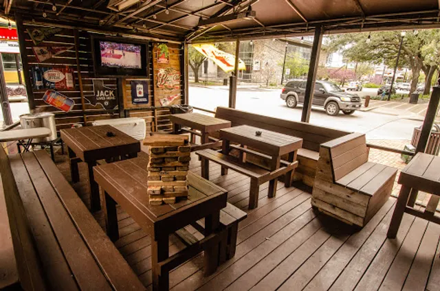 Christian's Tailgate Bar & Grill